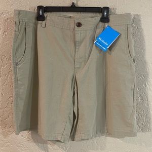 NEW Columbia Shorts Size 38 with 10 inseam, Tan